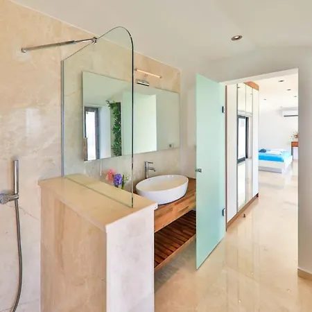 Tigra, Kalkan, Dalaman Villa Kas