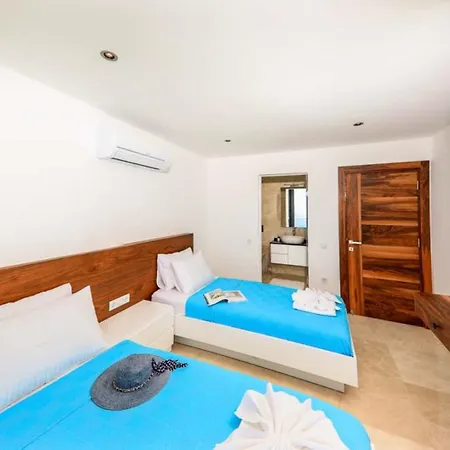 Tigra, Kalkan, Dalaman Kas
